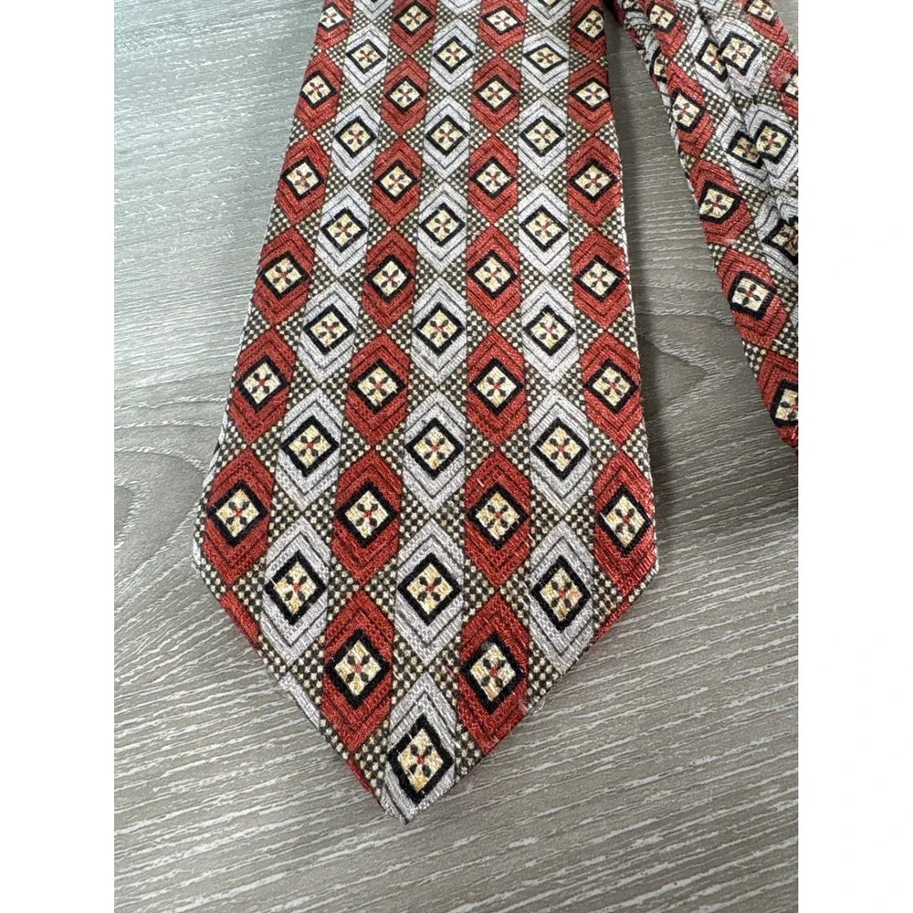 Ermenegildo Zegna Mens Silk‎ Tie Red Silver Geometric Diamond Pattern Italy